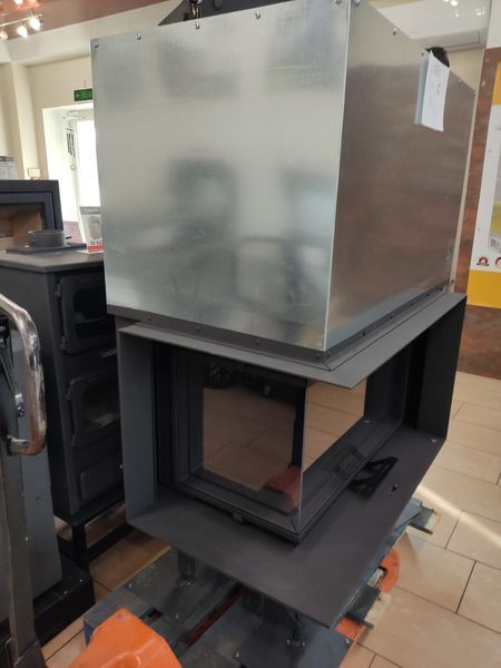 Пристінно кутовий камін Regal Fire Corner Architectural 80x42+сітка від іскор+ футіровка ребристий чавун Corner Architectural 80x42 D фото