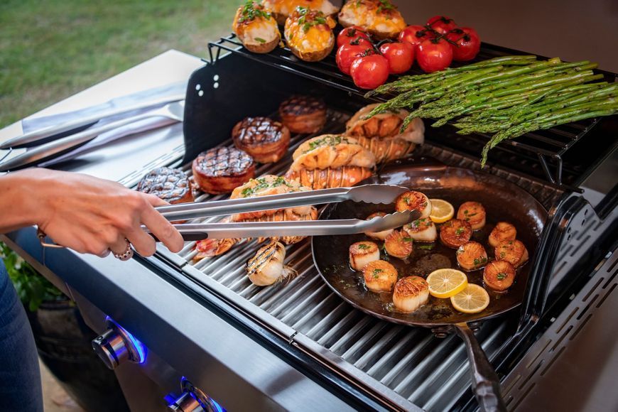 Газовий гриль Saber Select 3-Burner Gas Grill Select 3-Burner фото